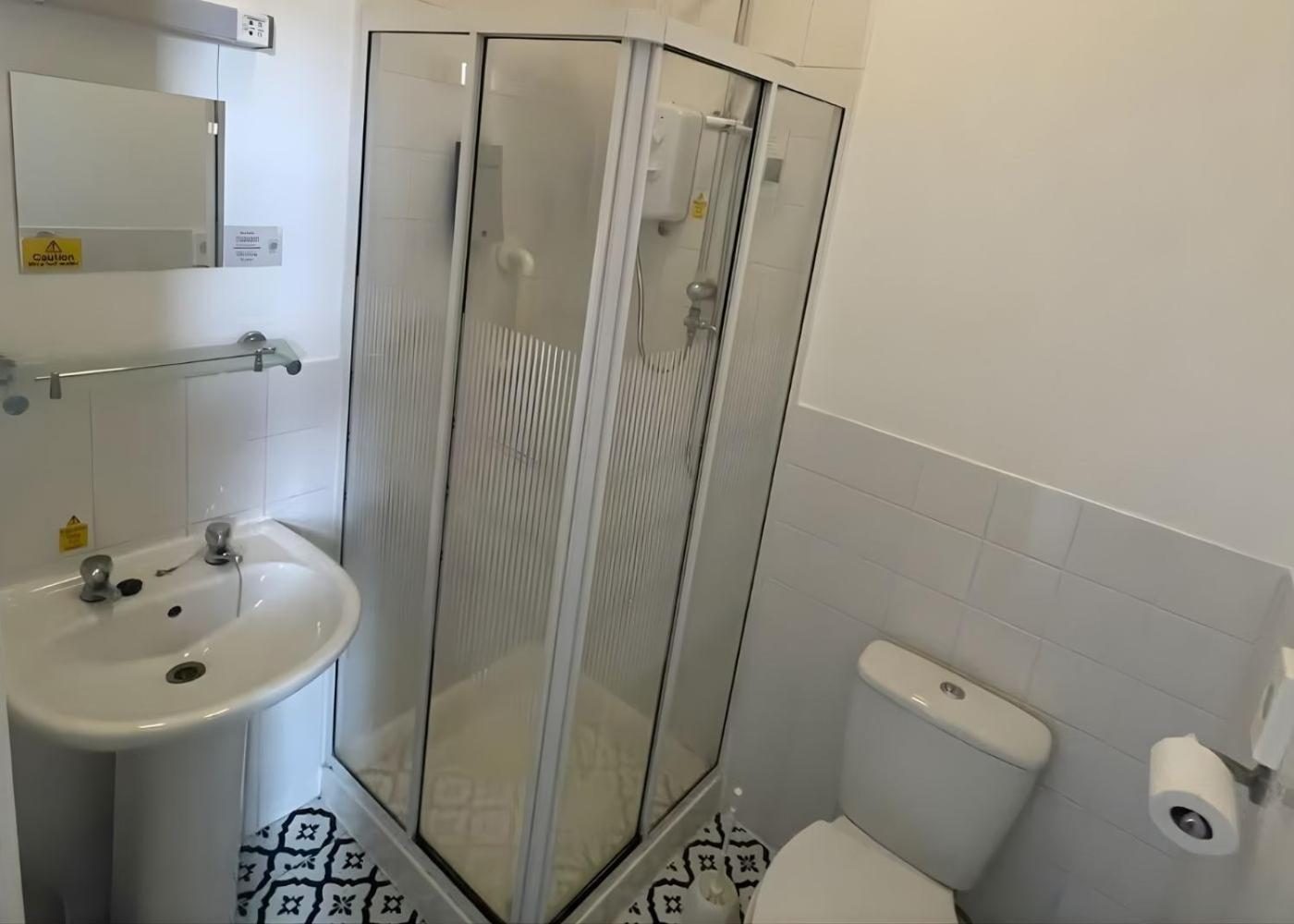 Standard Single Room,1765908186:JPEG